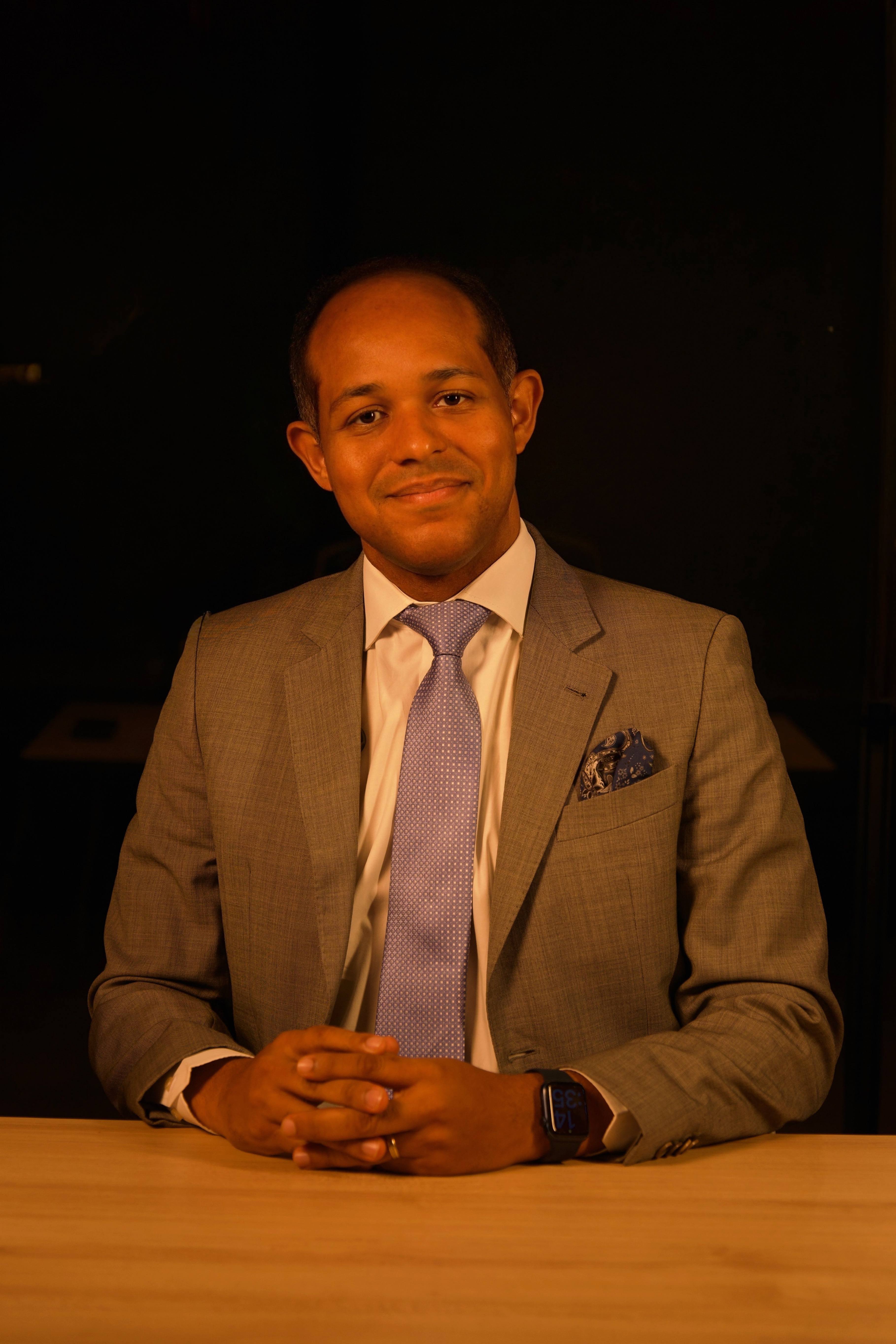 Professor Carlos André